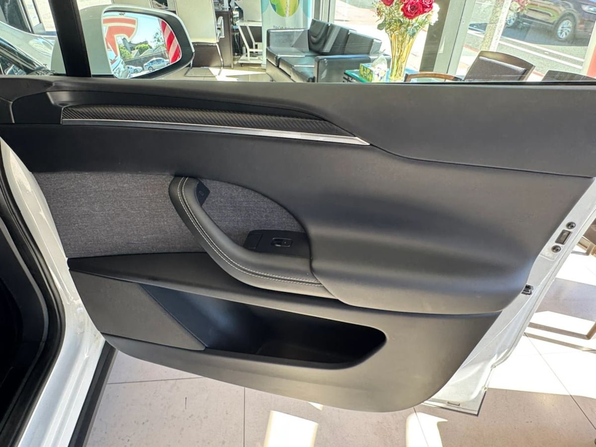 Used 2022 Tesla Model X AWD/4WD image 52
