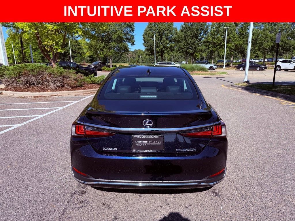 Certified 2022 Lexus ES 300h w/ Premium Package FWD image 6