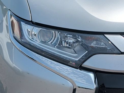 Used 2019 Mitsubishi Outlander ES AWD/4WD image 33