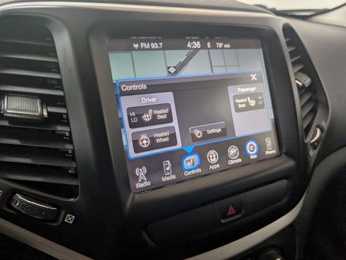 Used 2016 Jeep Cherokee Trailhawk w/ Leather Interior Group AWD/4WD image 11