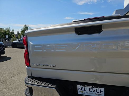 Used 2019 Chevrolet Silverado 1500 LTZ AWD/4WD image 16