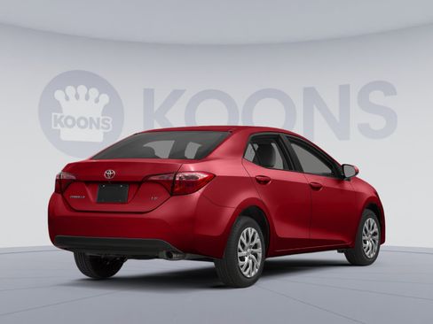 Used 2017 Toyota Corolla LE FWD image 2