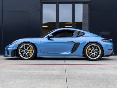 Certified 2023 Porsche 718 Cayman GT4 RS RWD image 2
