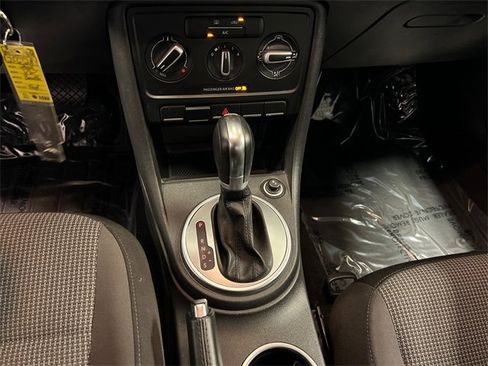 Used 2019 Volkswagen Beetle 2.0T S image 21