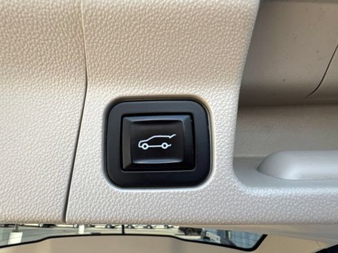 Used 2019 GMC Acadia Denali w/ Technology Package AWD/4WD image 39