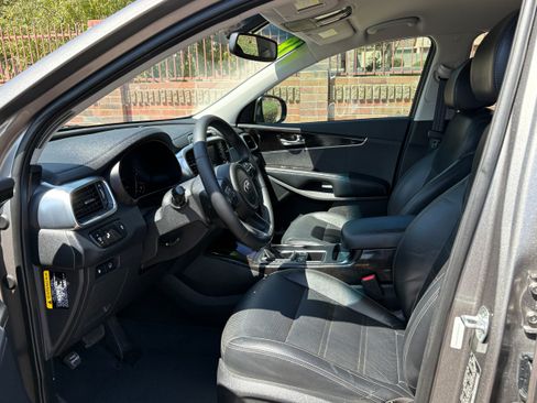 Used 2018 Kia Sorento EX FWD image 6