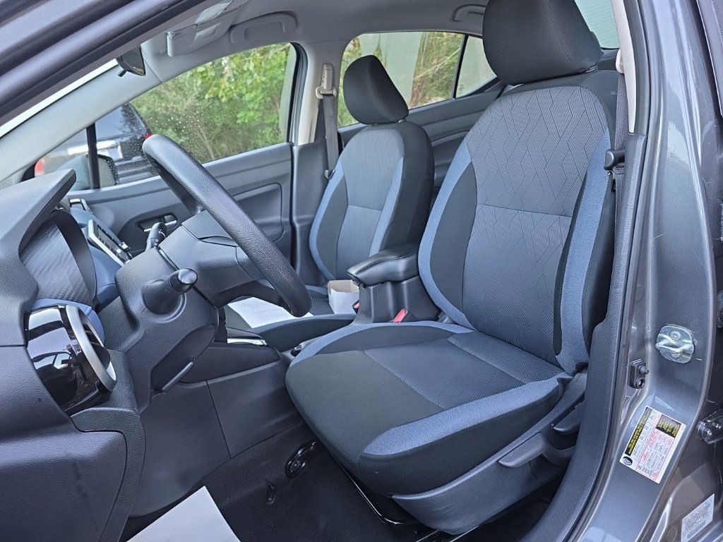 Used 2024 Nissan Versa SV FWD image 11
