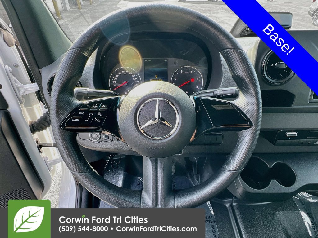 Used 2025 Mercedes-Benz Sprinter 2500 image 6