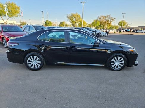 Used 2022 Toyota Camry LE image 13