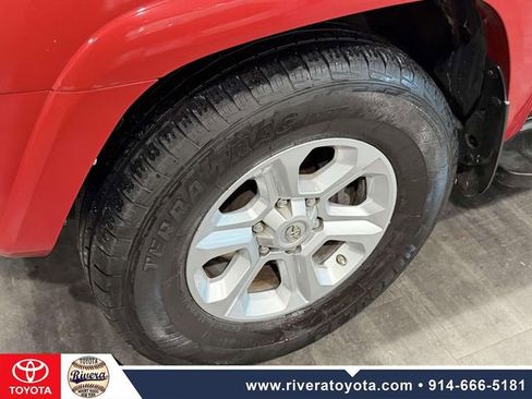 Used 2020 Toyota 4Runner SR5 Premium image 9