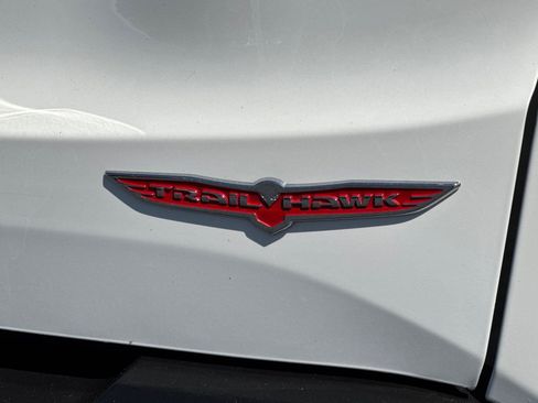 Used 2023 Jeep Renegade Trailhawk AWD/4WD image 26