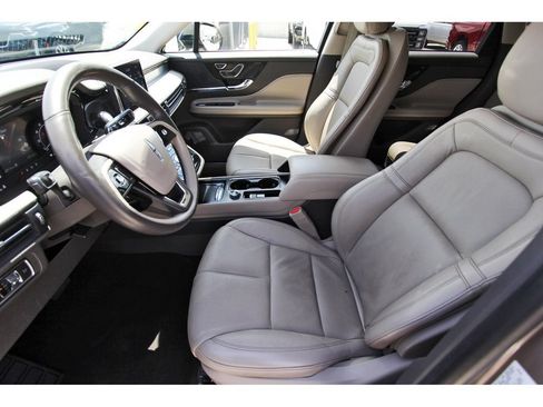 Used 2020 Lincoln Corsair FWD w/ Premium Package image 6