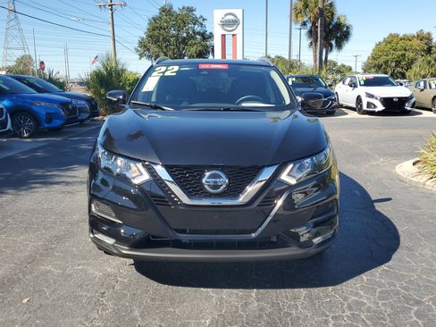 Certified 2022 Nissan Rogue Sport SV image 2