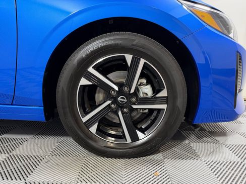 Used 2025 Nissan Sentra SV FWD image 11