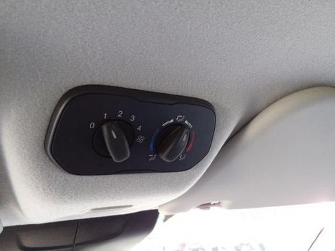 Used 2019 Ford Transit 150 XLT RWD image 28