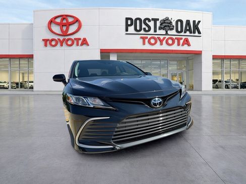 Used 2024 Toyota Camry LE FWD image 2