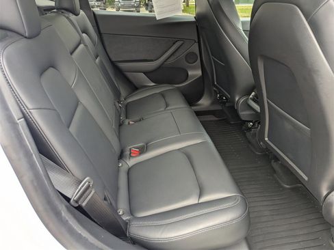 Used 2021 Tesla Model Y Long Range image 13