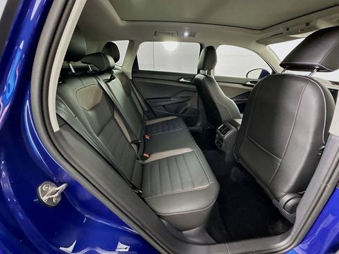 Used 2022 Volkswagen Taos SEL AWD/4WD image 26
