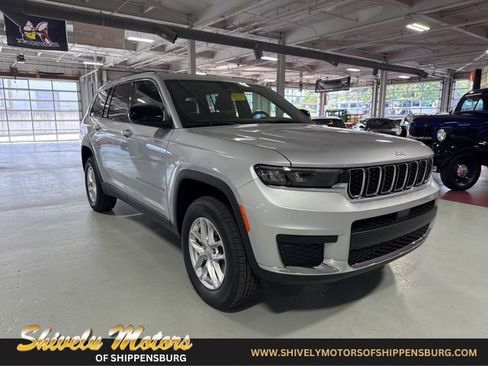 New 2025 Jeep Grand Cherokee L Laredo w/ Luxury Tech Group I image 7