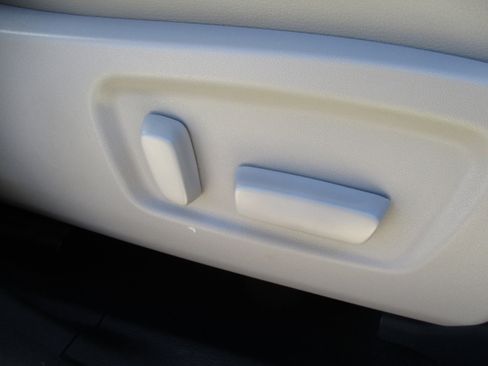 Used 2016 Toyota Highlander Limited image 47