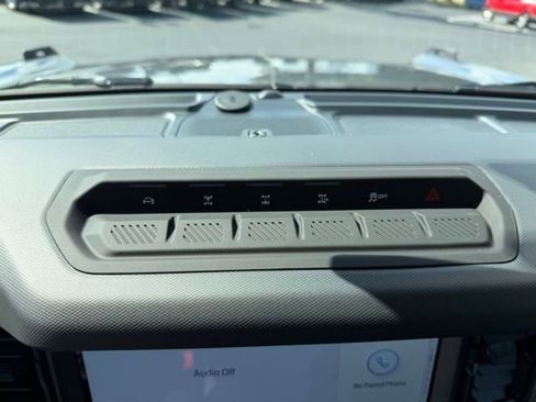 New 2025 Ford Bronco Badlands image 12