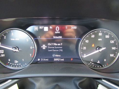 Used 2023 Buick Envision Avenir image 21