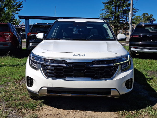 Certified 2024 Kia Seltos SX w/ SX Sunroof Package AWD/4WD image 2