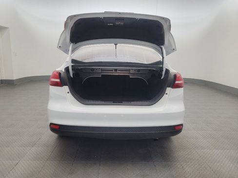 Used 2018 Ford Focus SE w/ SE Appearance Package FWD image 29