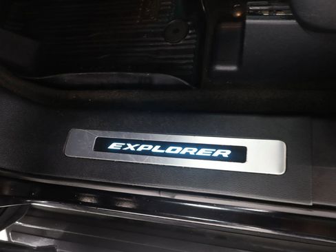 Used 2017 Ford Explorer Sport w/ Equipment Group 401A image 9