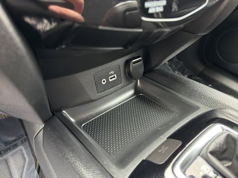 Used 2022 Nissan Rogue Sport S image 16