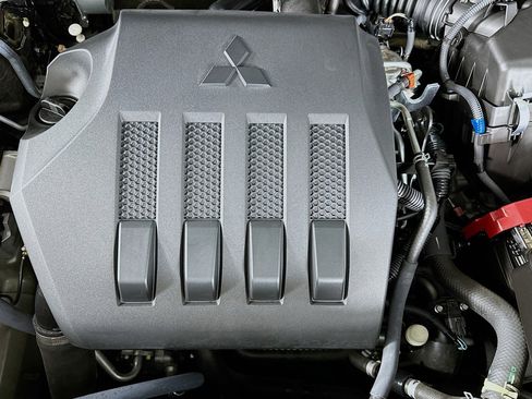 Used 2025 Mitsubishi Eclipse Cross SEL image 13