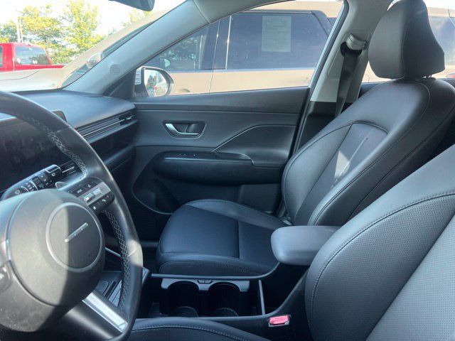 Used 2025 Hyundai Kona Limited AWD/4WD image 2