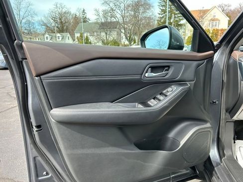 Certified 2023 Nissan Rogue SV w/ SV Premium B Package image 9