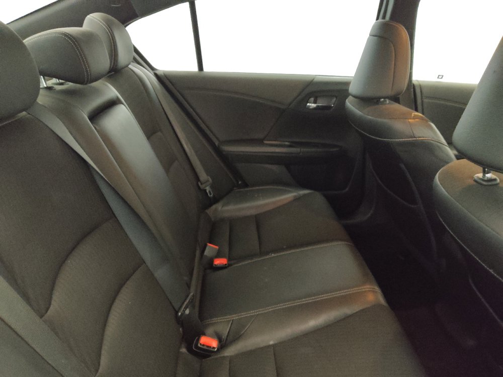 Used 2017 Honda Accord Sport image 19