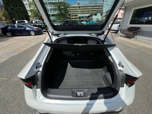 Used 2023 Toyota Prius FWD image 18