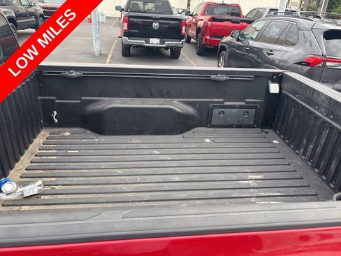 Used 2018 Toyota Tacoma SR w/ SR Convenience Package RWD image 12