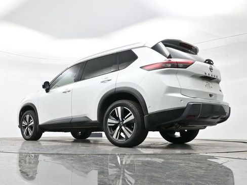 Used 2024 Nissan Rogue SL image 27
