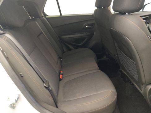 Used 2021 Chevrolet Trax LS w/ Tint and Cruise Package FWD image 19