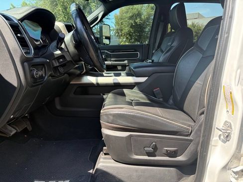 Used 2019 RAM 2500 Laramie w/ Night Edition AWD/4WD image 10