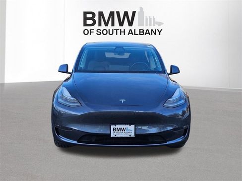 Used 2020 Tesla Model Y Long Range image 9