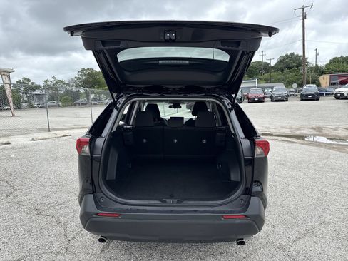 Certified 2025 Toyota RAV4 LE FWD image 20