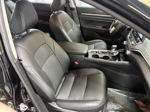 Used 2024 Nissan Altima 2.5 SL AWD/4WD image 30