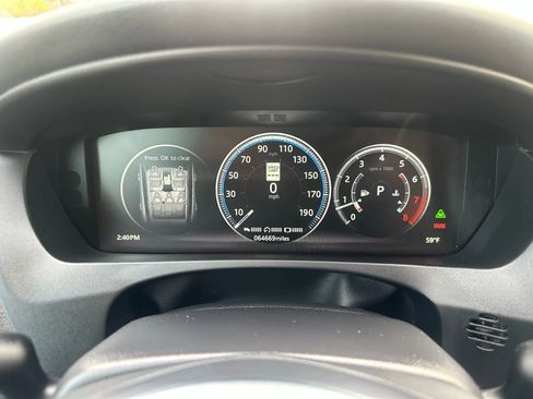 Used 2017 Jaguar F-PACE R-Sport image 41