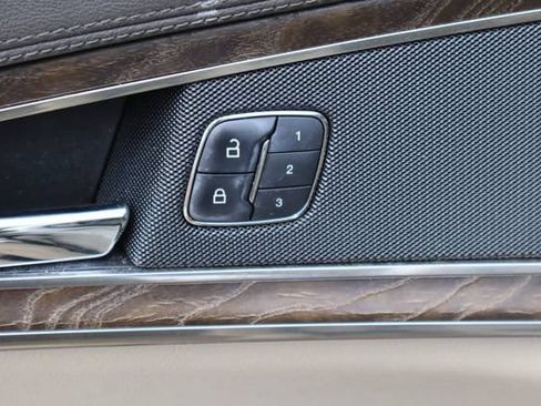 Used 2016 Lincoln MKX Reserve w/ Climate Package FWD image 21