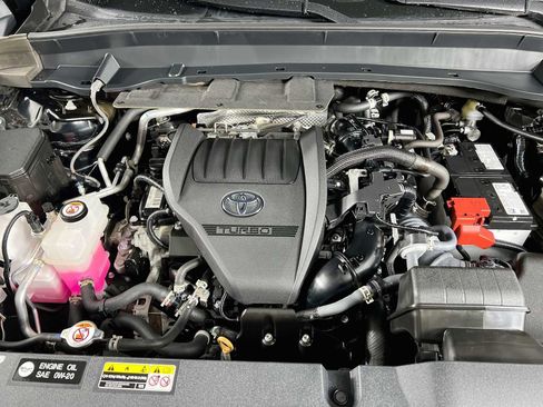 Used 2024 Toyota Grand Highlander AWD image 33