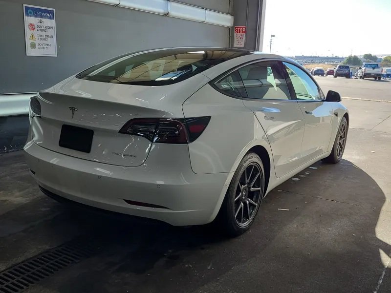 Used 2022 Tesla Model 3 Long Range AWD/4WD image 3