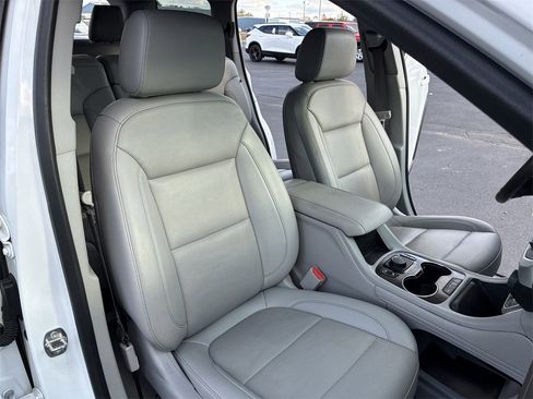 Used 2022 GMC Acadia SLT w/ Preferred Package image 23