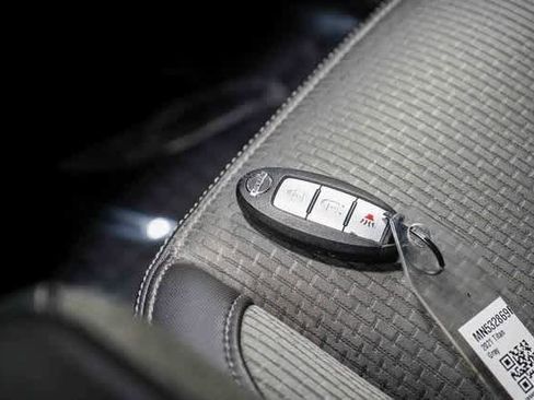 Used 2021 Nissan Titan S w/ S Utility Package image 27