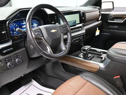 Used 2023 Chevrolet Silverado 1500 High Country w/ High Country Premium Package AWD/4WD image 14