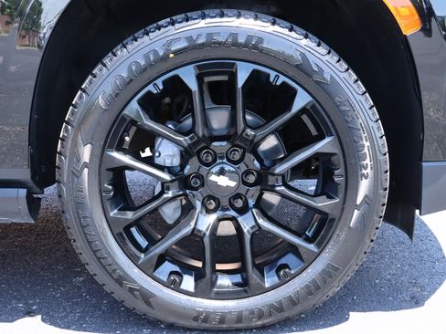 Used 2022 Chevrolet Tahoe High Country w/ Premium Package AWD/4WD image 33